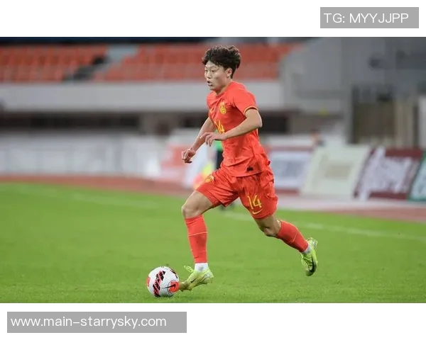 上海申花U19梯队小将程添乐成功入选U19国足集训名单展现潜力与希望 上海申花U19梯队小将程添乐成功入选U19国足集训名单展现潜力与希望